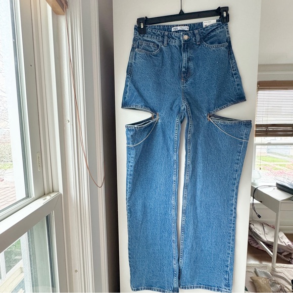 💙 NWT ZARA CUT OUT RHINESTONE CHAIN MOD RISE STRAIGHT JEANS - Picture 4 of 10